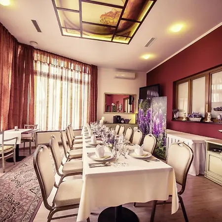 Boutique Maraton 4*