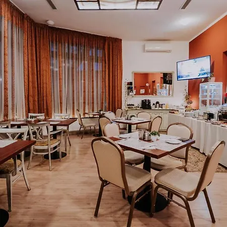 Boutique Maraton Отель