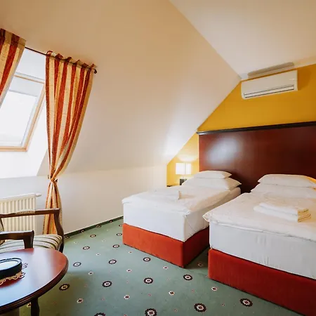 Boutique Maraton 4*