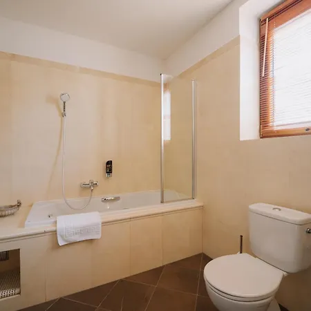 Boutique Maraton Отель