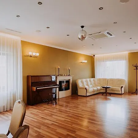 Boutique Maraton 4*