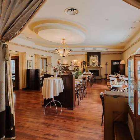 Boutique Maraton 4*